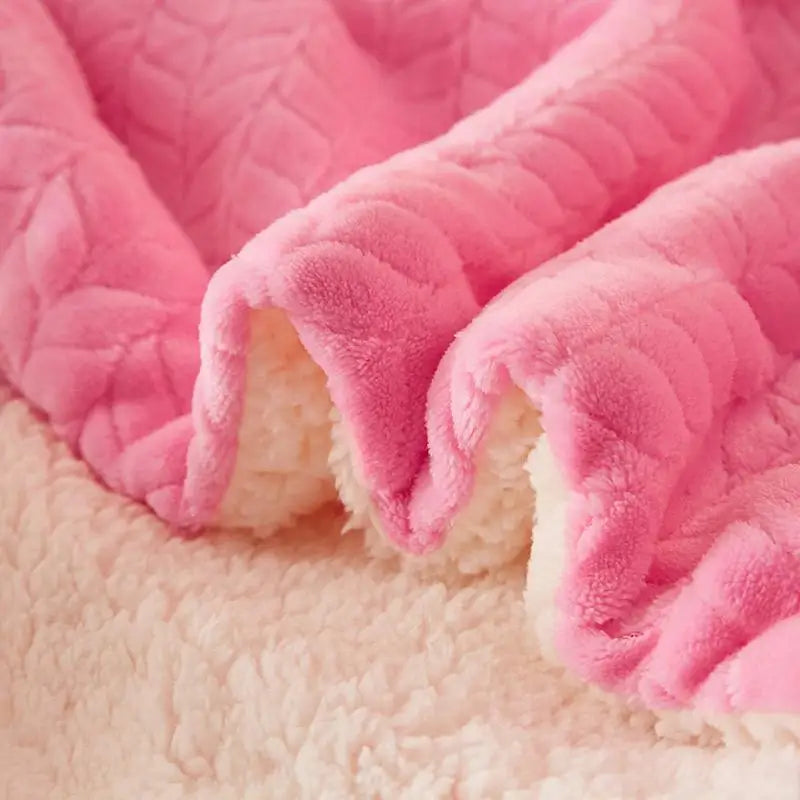 Pink & White Fleece Blanket – Super Soft, Thick Warm Winter Throw for Bed, Sofa & Home | King Size Duvet Cover