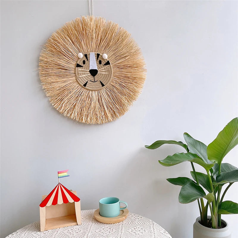 Handwoven Cartoon Lion Tapestry – Cute Animal Head Ornament for Kids’ Rooms and Home Décor