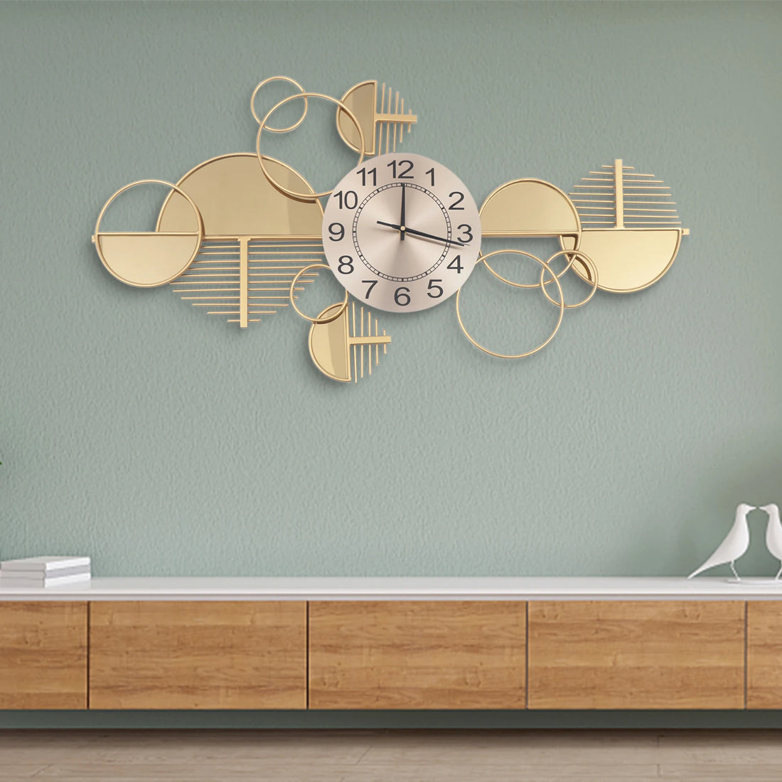 Large Golden Modern Minimalist Metal Wall Clock – Silent Decorative Timepiece for Living Room