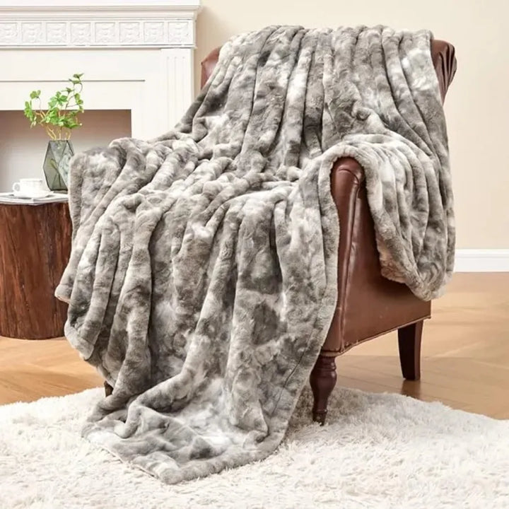 Super Soft Fluffy Plush Throw Blanket – Cozy & Warm Marbled Gray Fleece